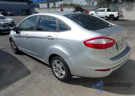 2019 Ford Fiesta Se z USA, uszkodzony, nr VIN 3FADP4BJXKM158331